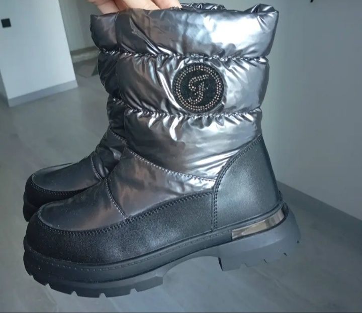 Детские зимние сапожки