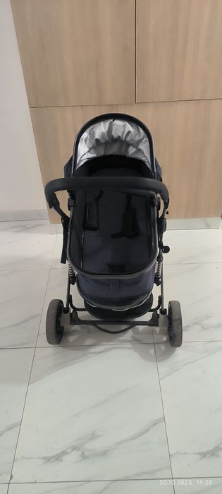 Продается на 4 сезона Коляска в хорошем состояние