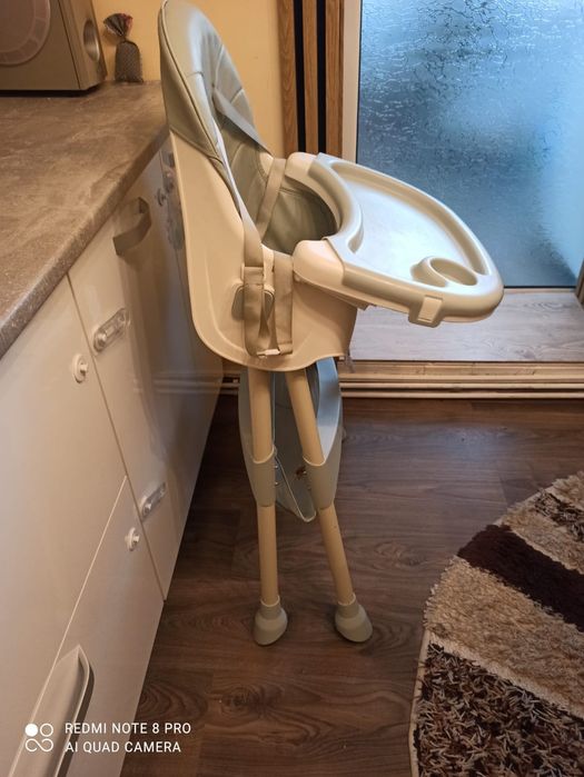 Vând scaun de masă