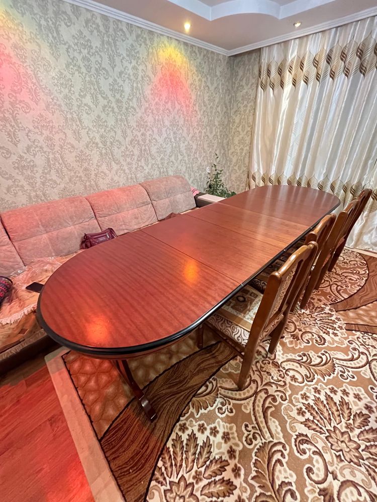 Продам стол и стульев
