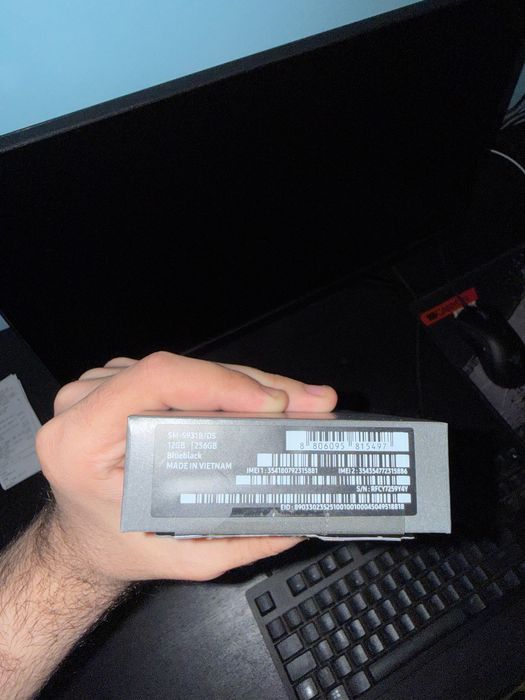Samsung S25 256GB с 2 години гаранция и оригинално зарядно