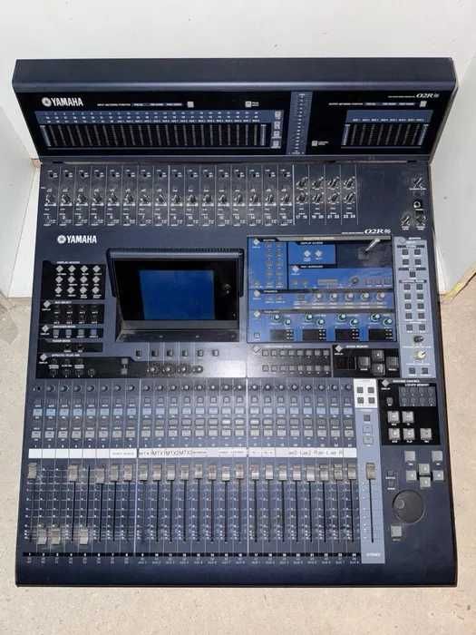 Дигитален пулт Yamaha O2R 96