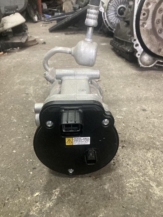 Toyota Rav 4 XA50 2.5i Hybrid 2020 година Компресор Климатик