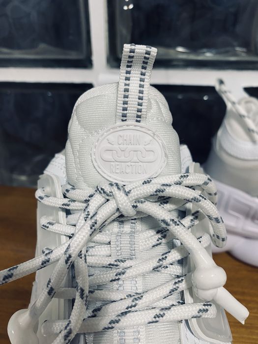 Versace chain reaction