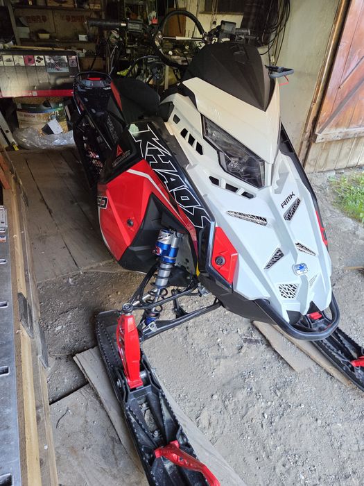 Snowmobile Polaris Khaos 850 155"