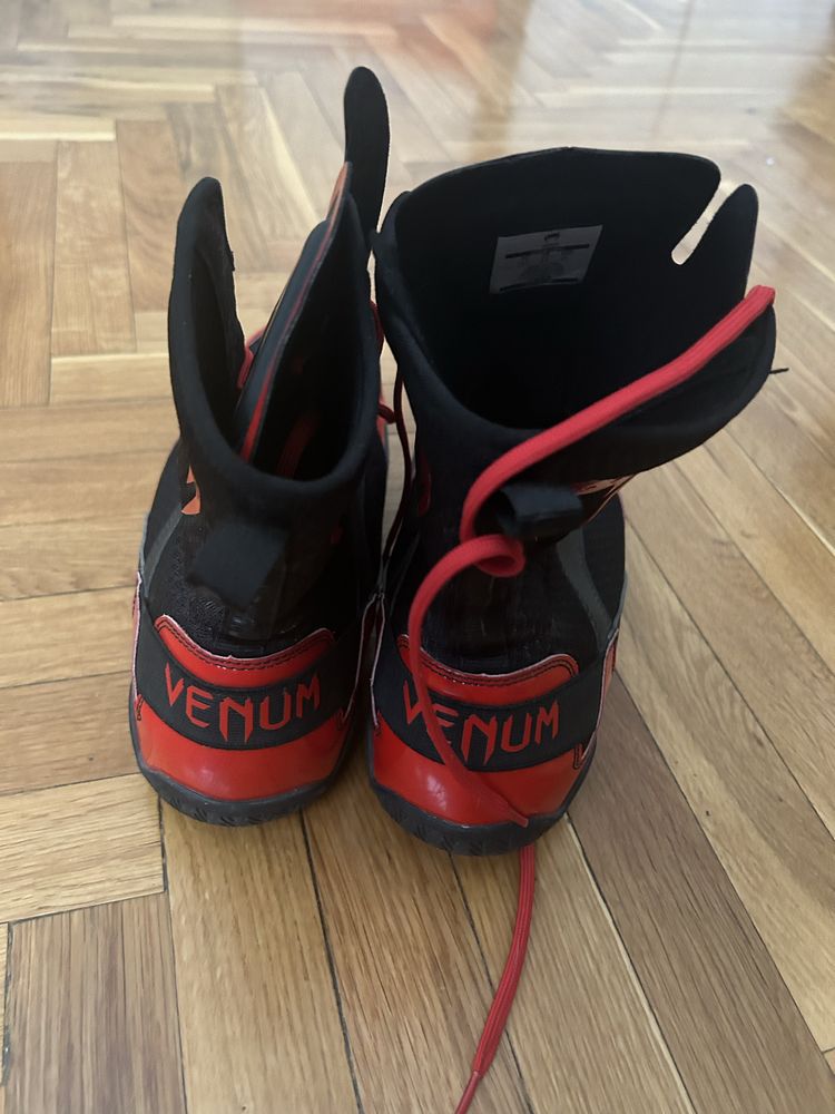 Обувки за бокс venum