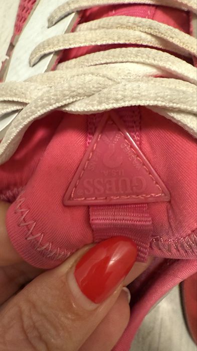 Сникърси Guess ,розови