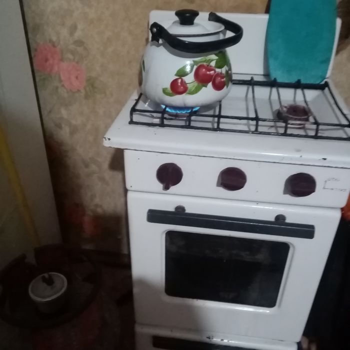Газовая плита, 2хкамфорт,в хорошем состоянии, духовка, рабочая
