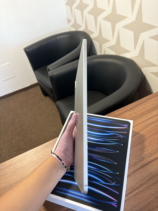 iPad pro 12.9-inch (6th-generation) / M2/ 128 GB/Wi-fi+Cellular/Ca nou