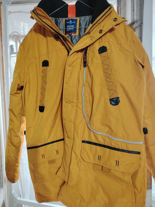 Geaca   Tom  Tailor,lunga,cu  gluga  detasabila