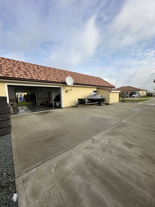 Casa duplex intreg pt doua famili complet mobilat