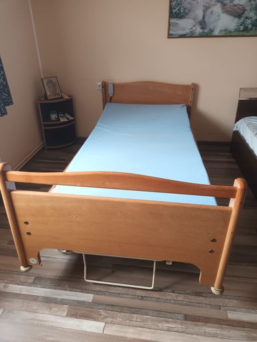 Pat mobil medical electric , cu telecomandă.