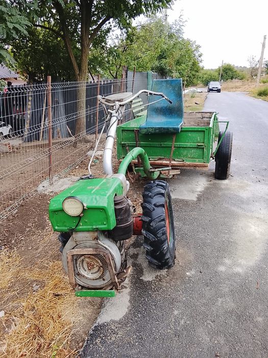 Vând motocultor diesel