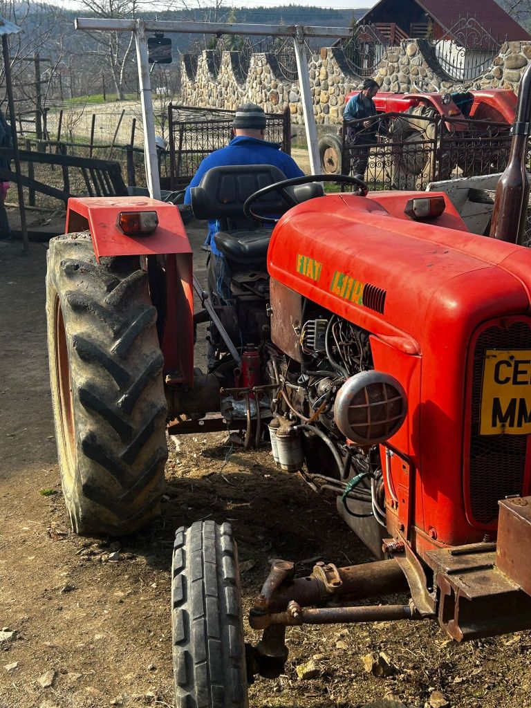 Vând tractor fiat italian 411