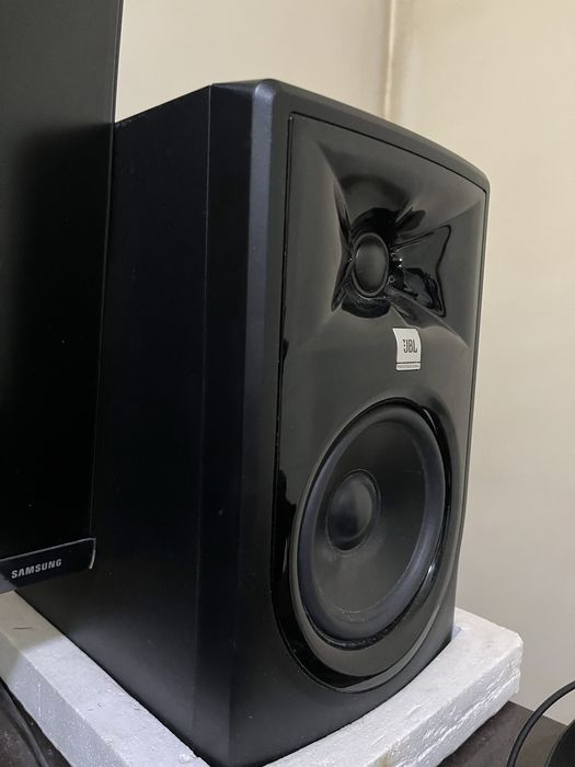 продаю студийные мониторы jbl