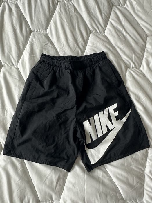 Къси дамски панталонки Nike