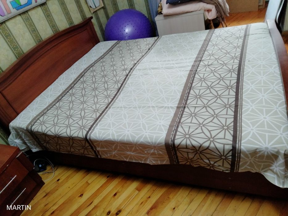 Двух спальная кровать