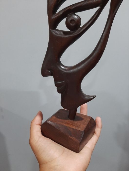 Дървена статуетка, дърворезба