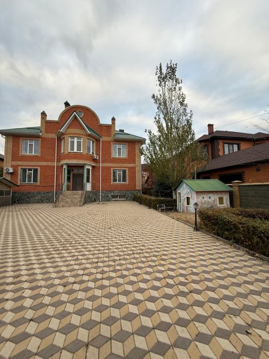 Срочно продается 2 этажный коттедж