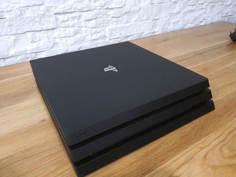 Se vinde playstation 4
