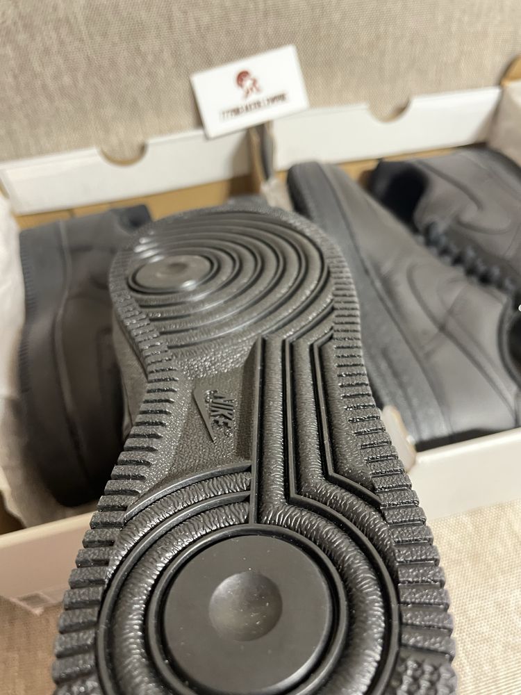 Nike Air Force 1 Triple Black
