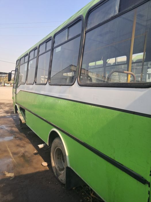 Isuzu avtobus. Исузи автобус срочно сотилади 2009 йил.