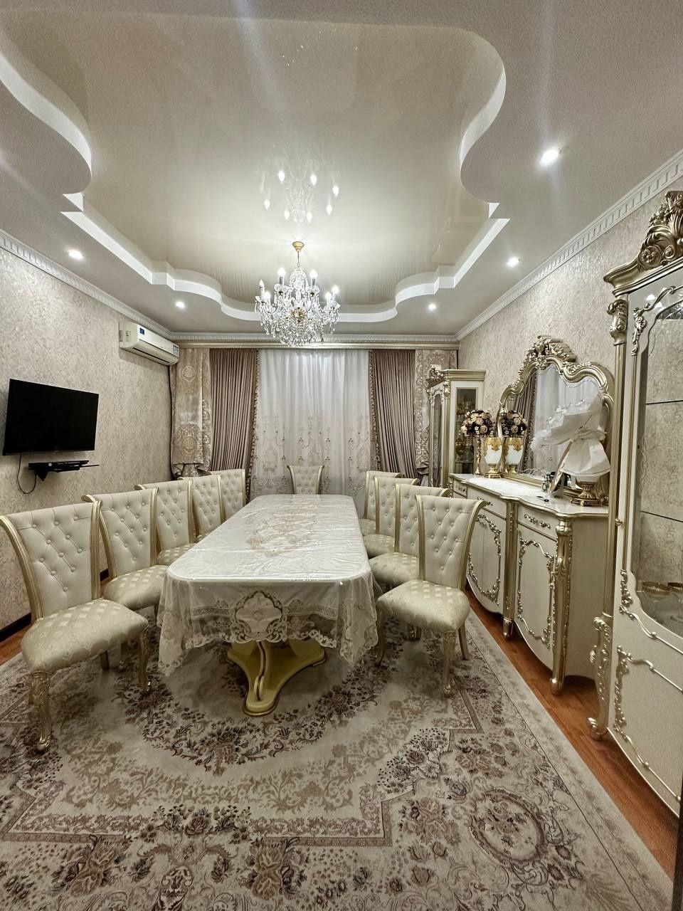 Срочно продается квартира в центре Чирчика
