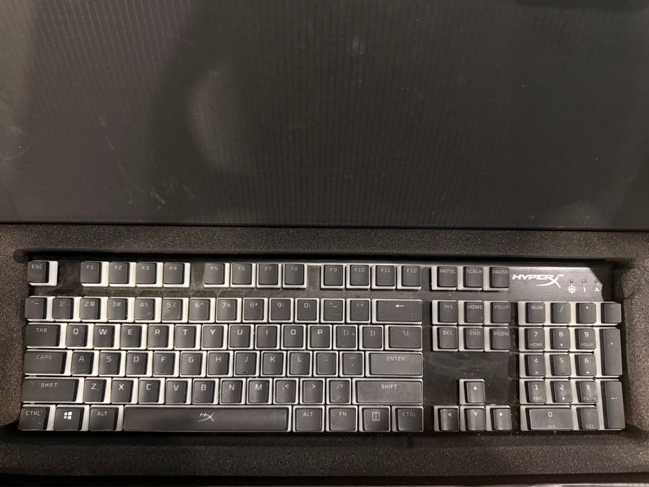 HyperX механична клавиатура