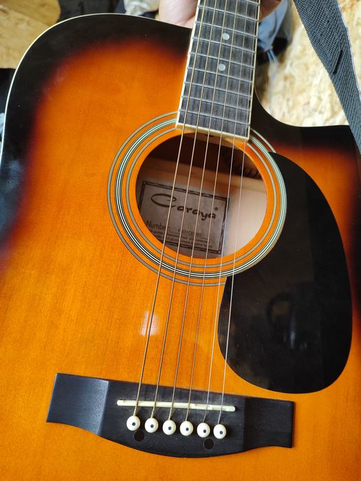Gitara sotiladi xolati zur