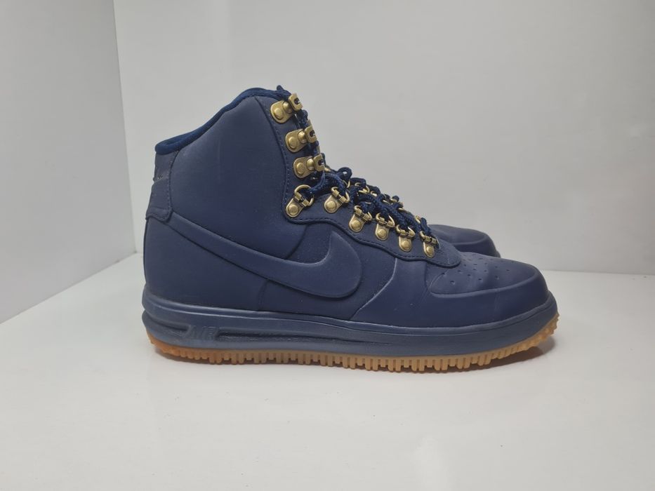 Обувки Nike AF1 Duckboot

Носени няколко пъти. Като нови.

Размер 42.5