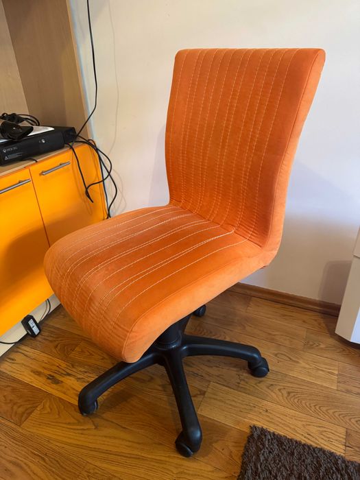 Офис стол  Cilek в запазено състояние – удобен и стабилен