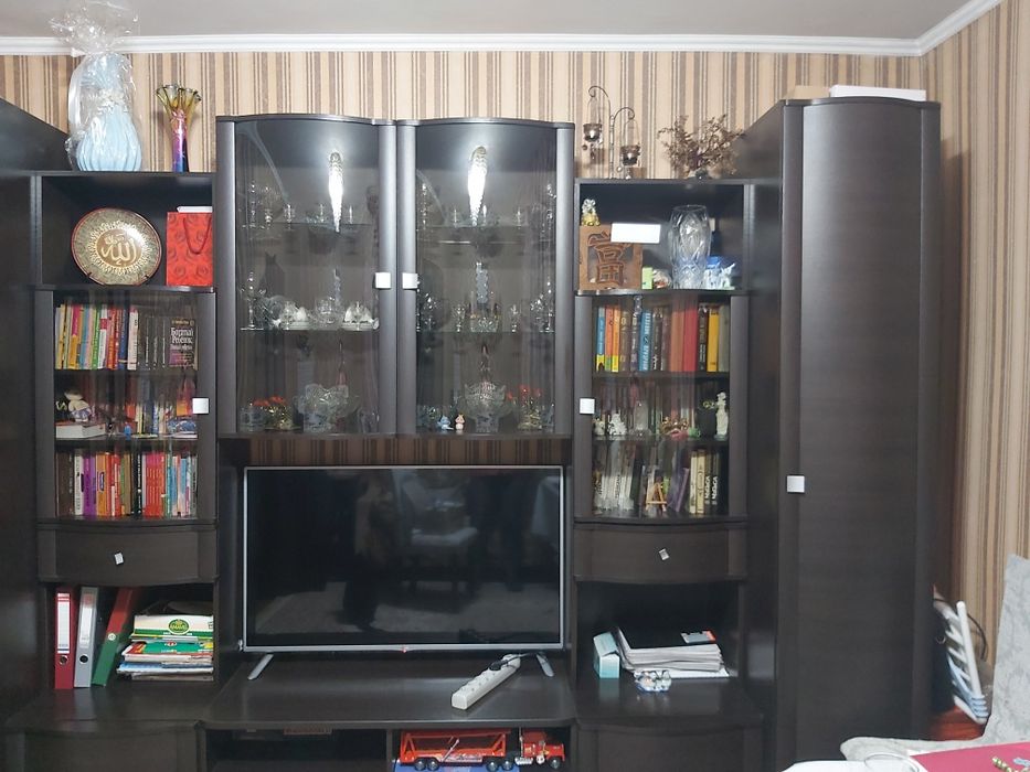 Продам стенку, цвет венге, б/у, в отличном состоянии.