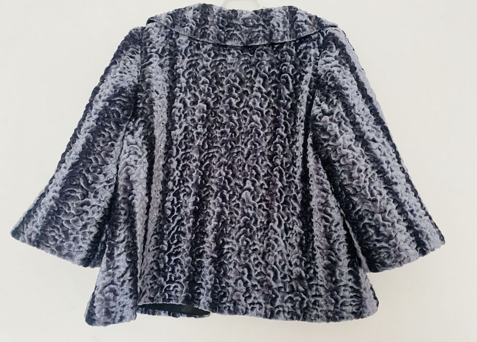 Haină damă-tip capă- nr. 40, model special tip blăniță.