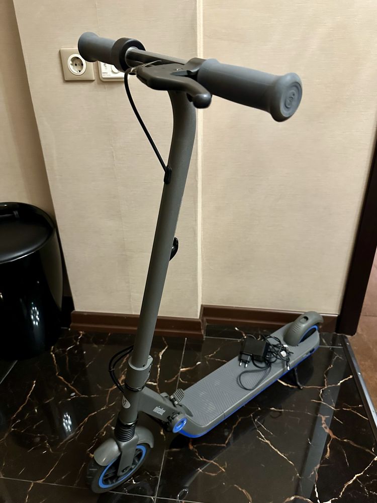 Продается электросамокат Ninebot eKickScooter Zing E10, оригинал.