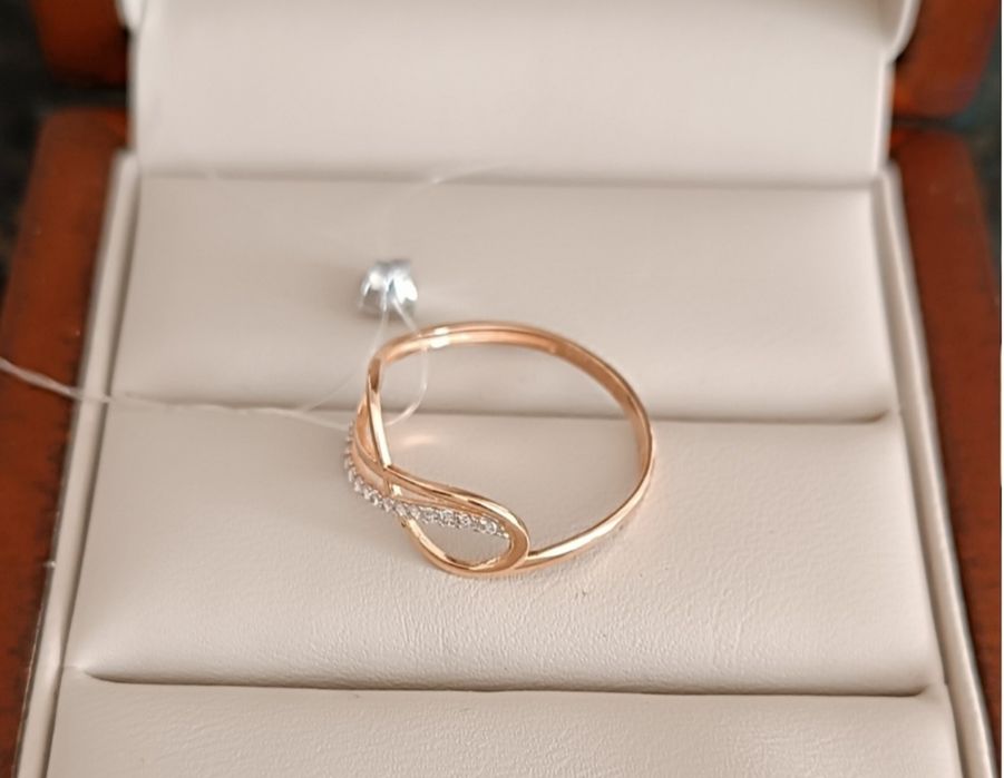 Кольцо золотое новое