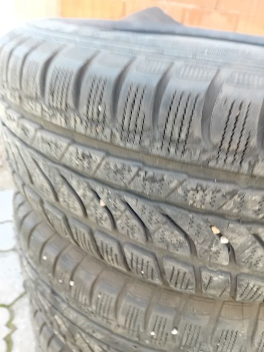 Vând 4 anvelope M+S