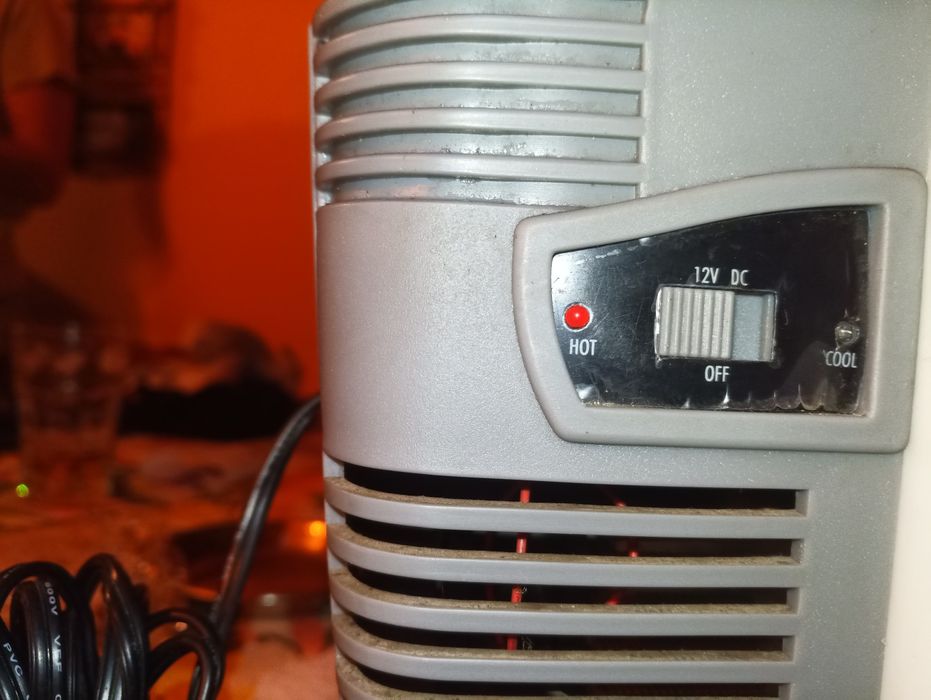 Răcitor auto tip cotieră