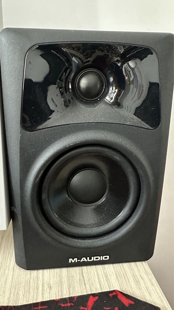 Boxe M-audio AV42