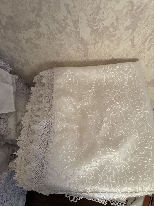 dasturxon b/u xolati yaxshi 160ga 3 metrl oq