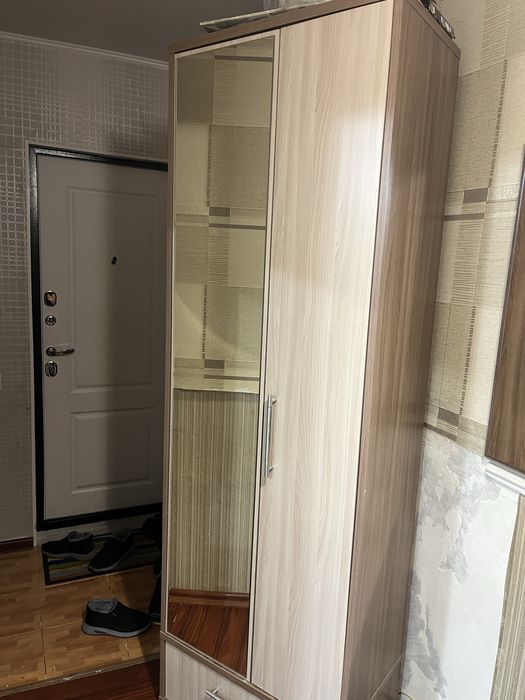 Продам шкаф в прихожую