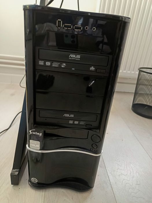 Calculator+monitor+2 tastaturi