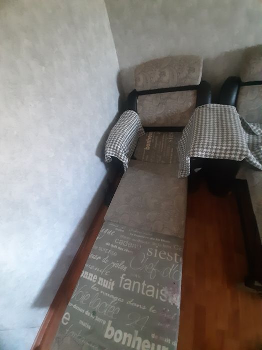 Продаётся диван.