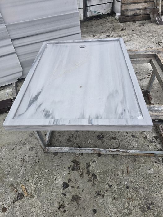 Glafuri, blaturi, trepte, pardoseli din marmură și granit la comanda