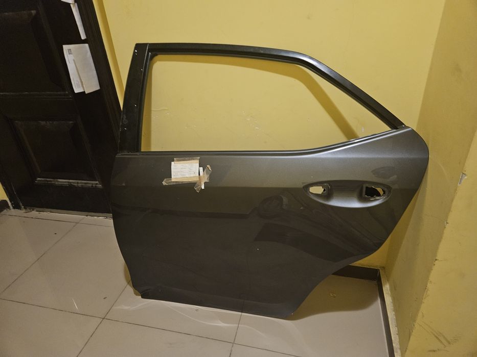 Дверь Toyota Corolla 2016 (американец)