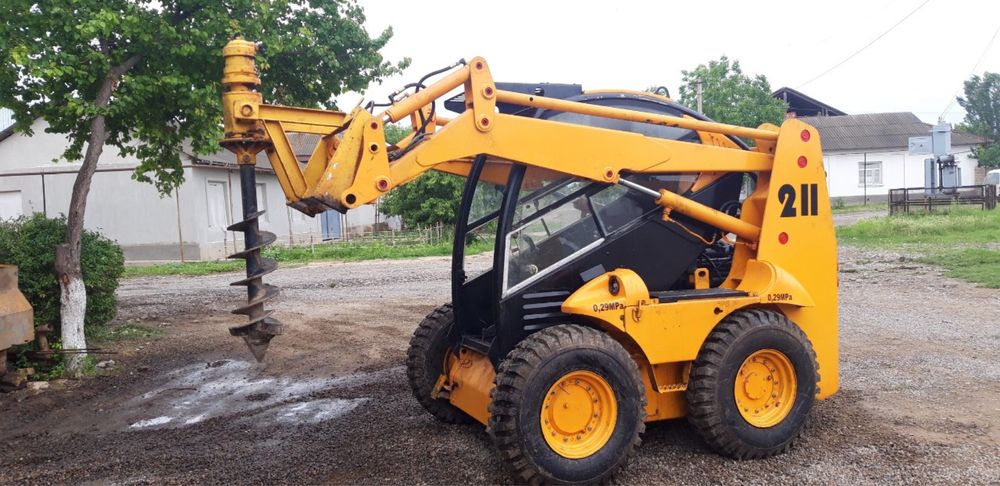 Мини-погрузчик211