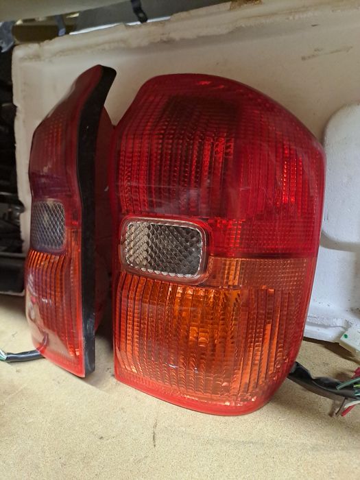 Triple / stop spate toyota rav4 2000 -2006