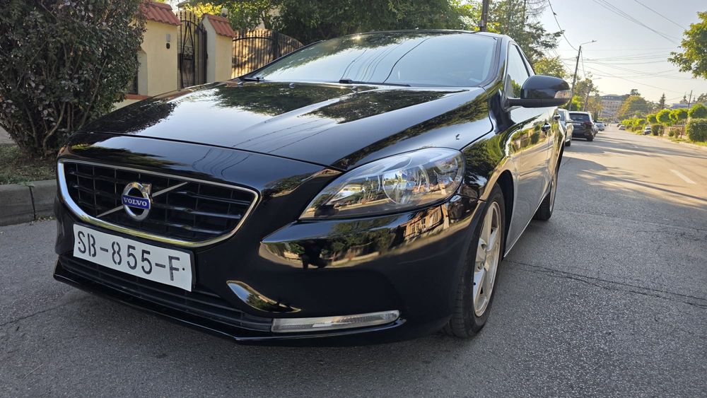 Volvo V40 1.6 D An 2015 * Euro 6 * Cutie Manuala