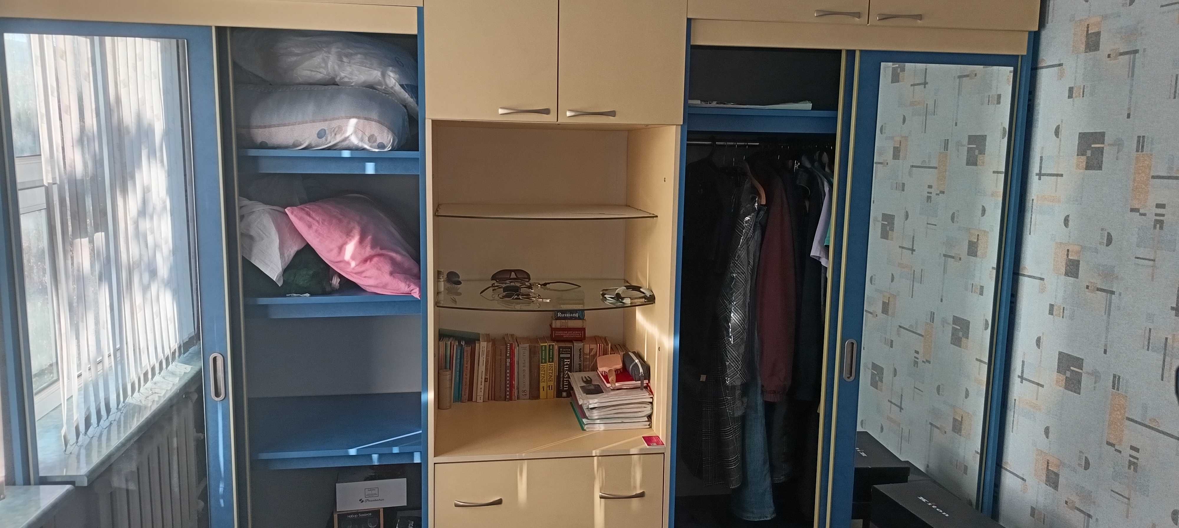 Продам срочно большой шкаф купе!