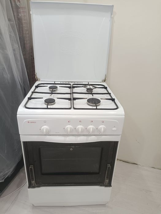 Продам газовую плиту Гефест в хорошем состоянии