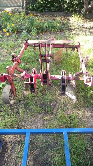 Tocătoare tip elicopter și plug vie